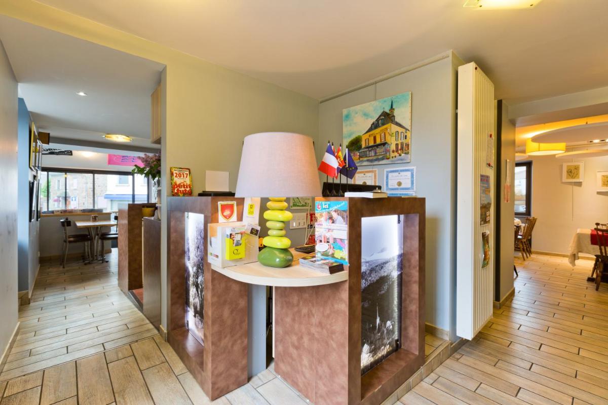 Logis Hotel De La Poste - Housity