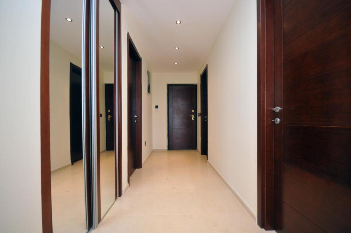 St.George Apartments - Housity