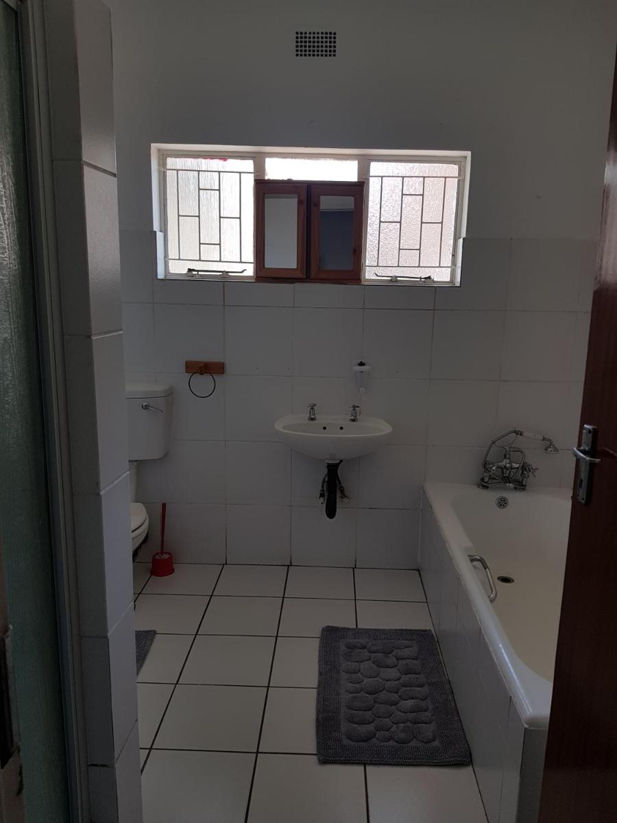Kgosi Lodge - Housity