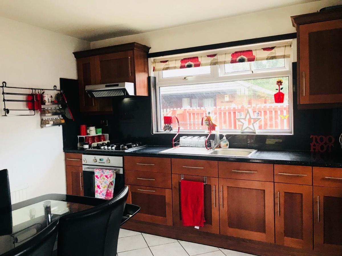 Spacious House 15min to Canary Wharf/O2/Excel/Central London - Housity