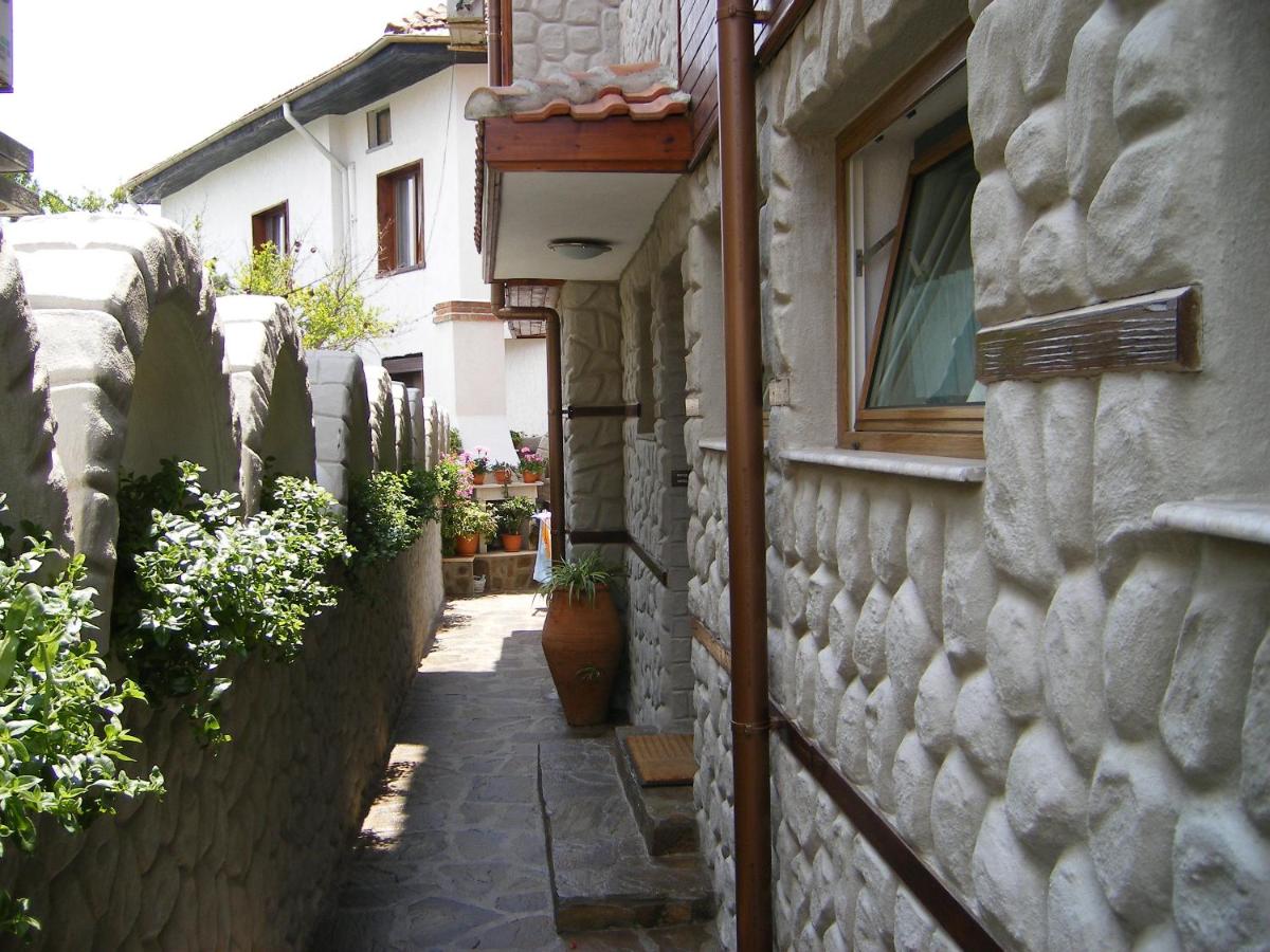Dari Guest Rooms Стаи за гости Дари - Housity