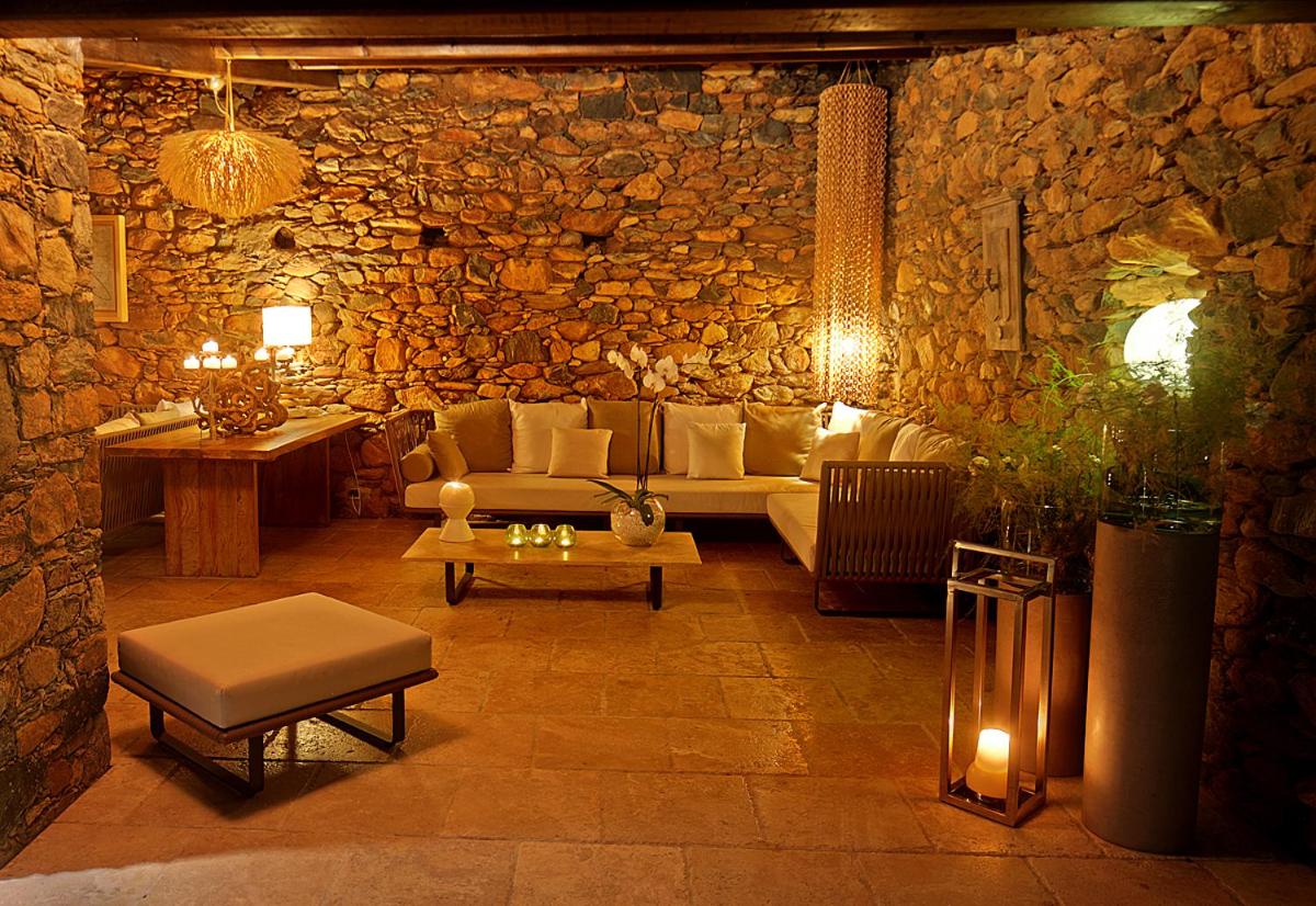Coin salon dans l'établissement Hôtel La Dimora & Spa