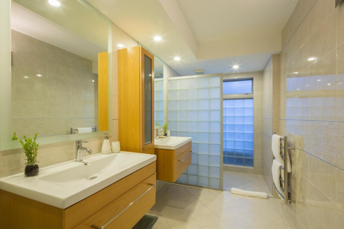 Suitetrails - Infinity Collection-Queenstown Luxury House