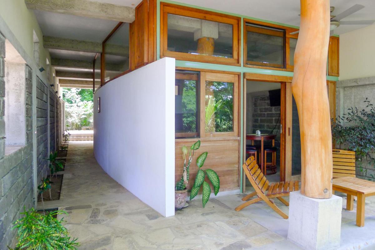 Suitetrails - Amazing Studio Apartment with Pool - Close to Beach