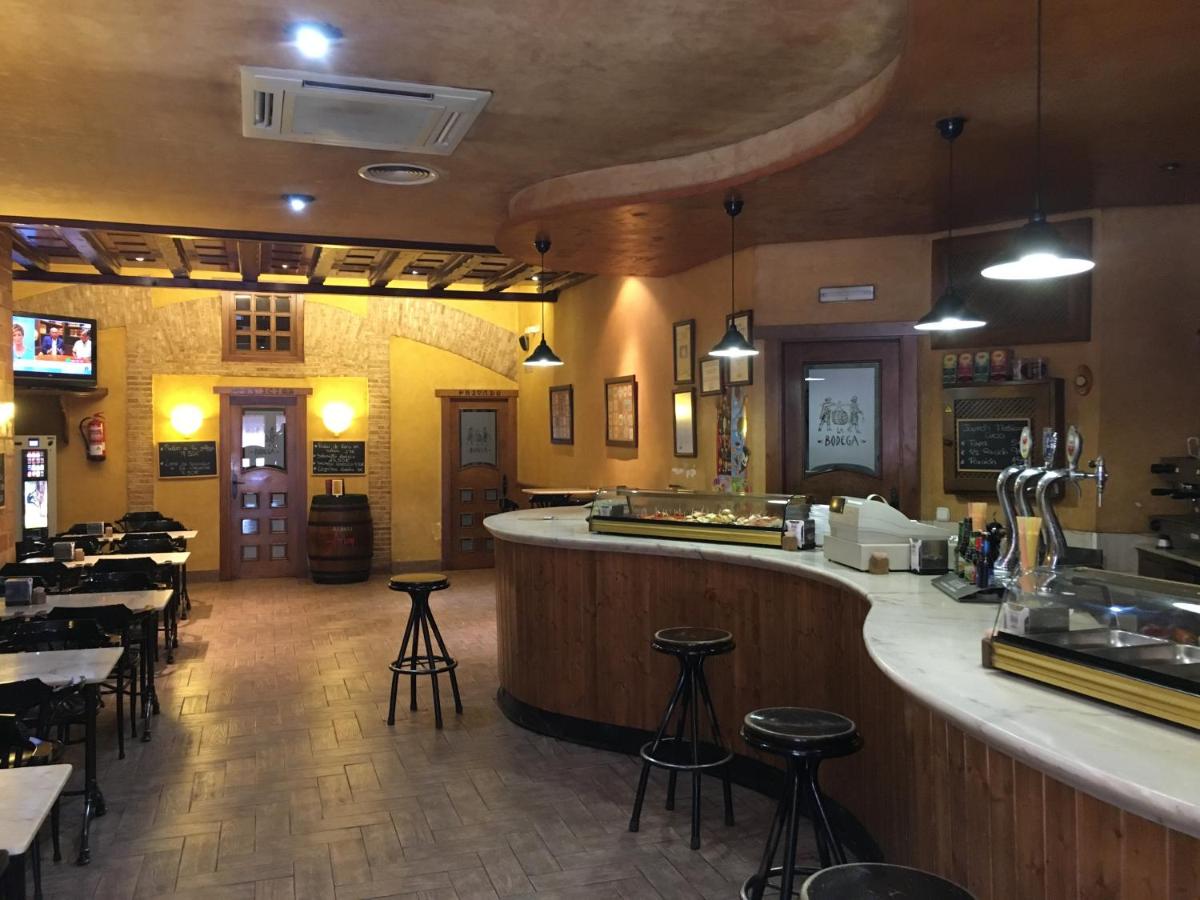 Hostal Moraleda ** - Housity