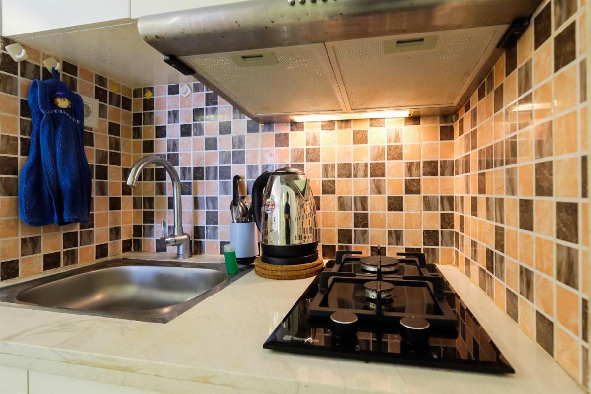 1BR The Wave Kuningan Apartment near Kota Kasablanka By Travelio - Housity