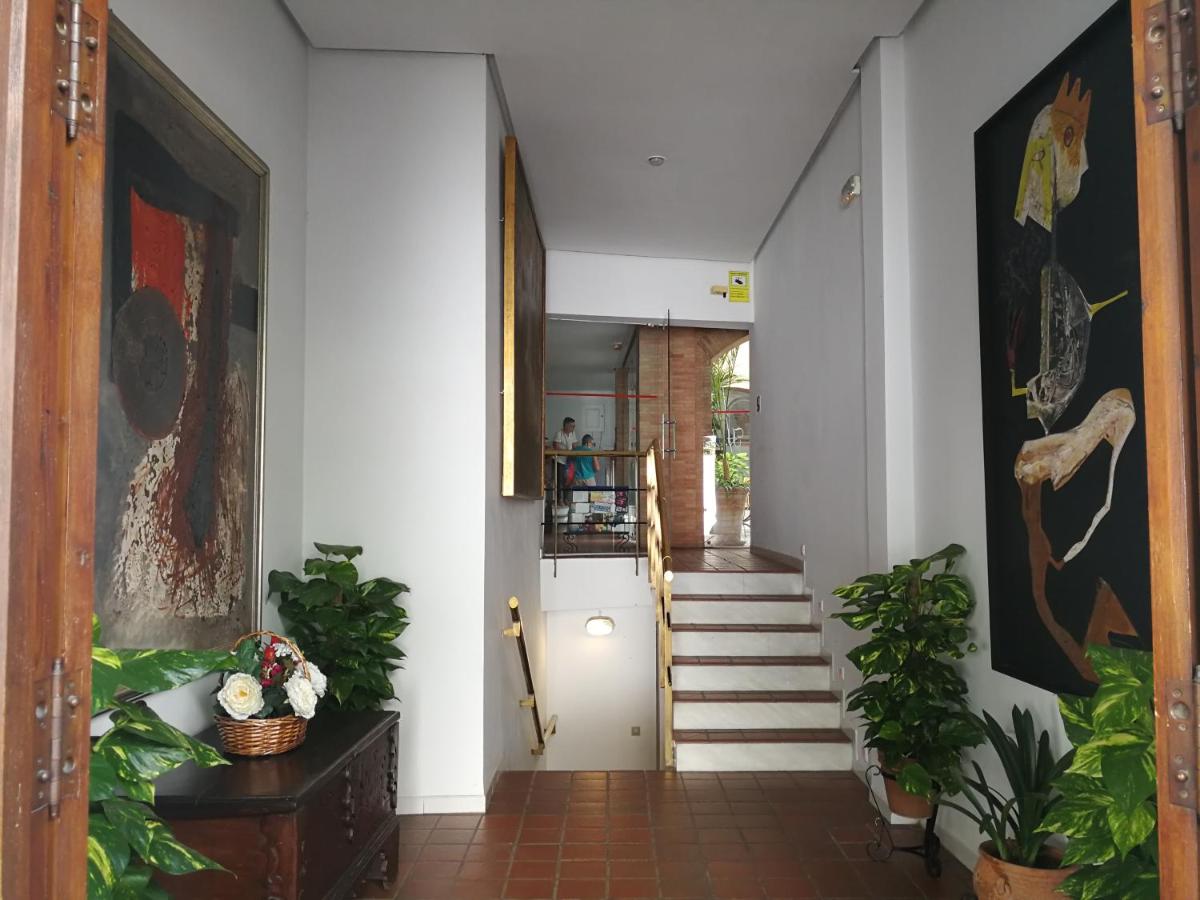 Hotel Maestre - Housity