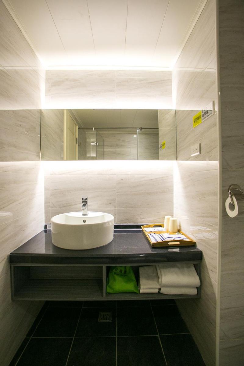 Huang Shin Business Hotel-Shang An - Housity