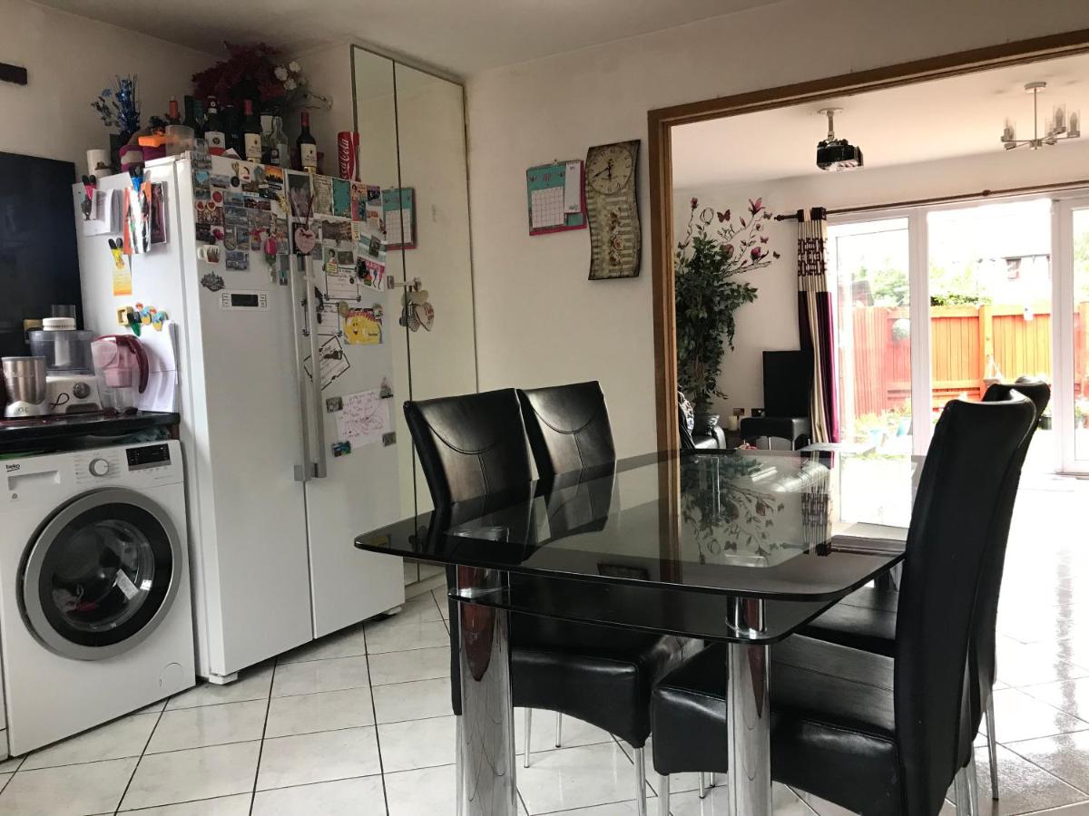 Spacious House 15min to Canary Wharf/O2/Excel/Central London - Housity