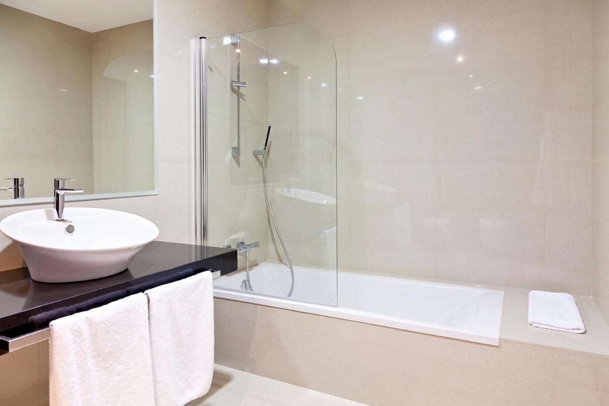 Un baño de Dña Monse Hotel Spa & Golf