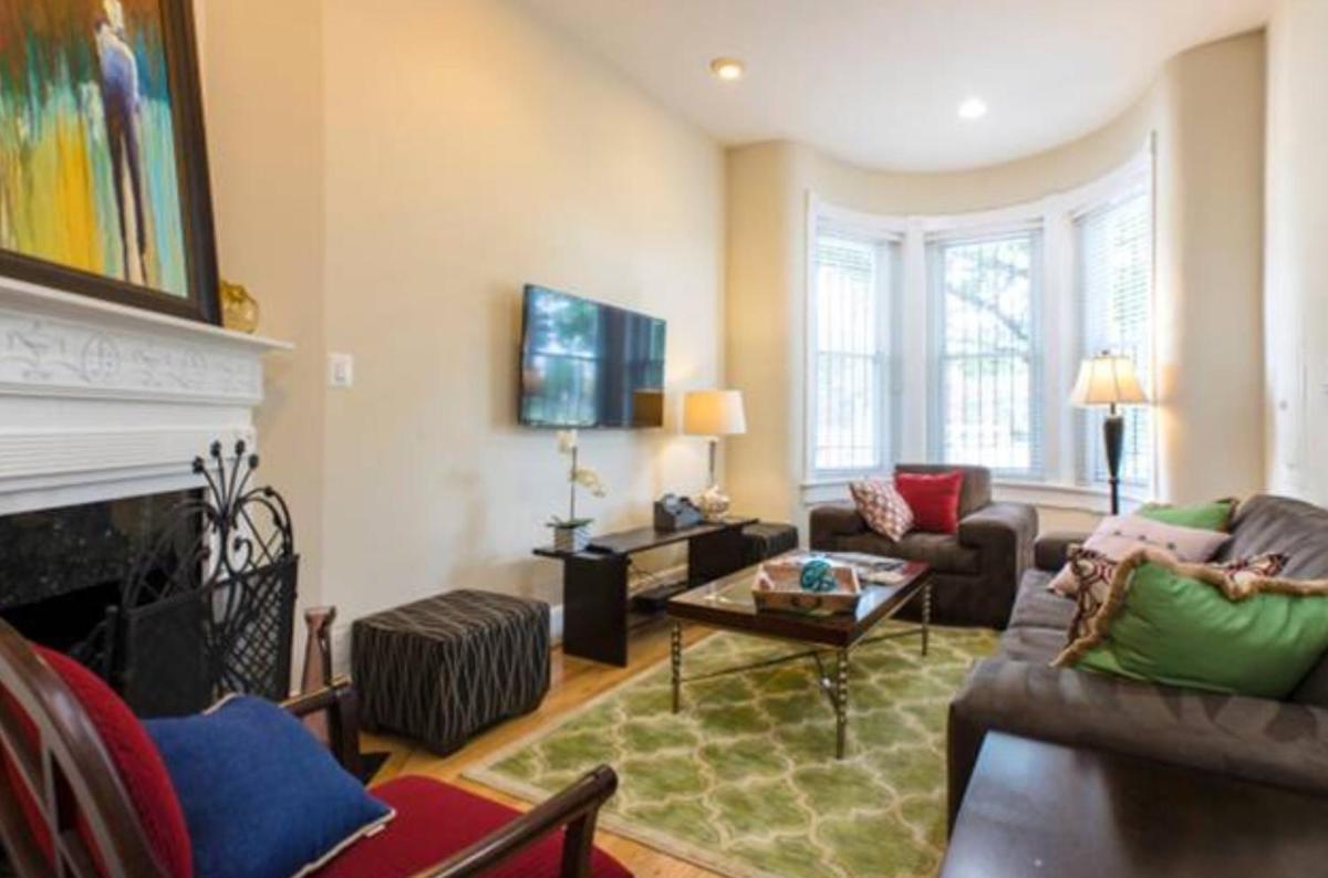 Convention Center/Logan Circle Large Cozy House. - Housity