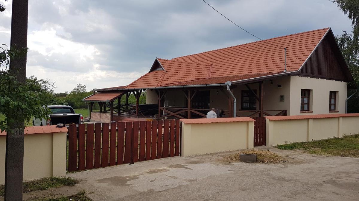 Babuna vendégház - Housity