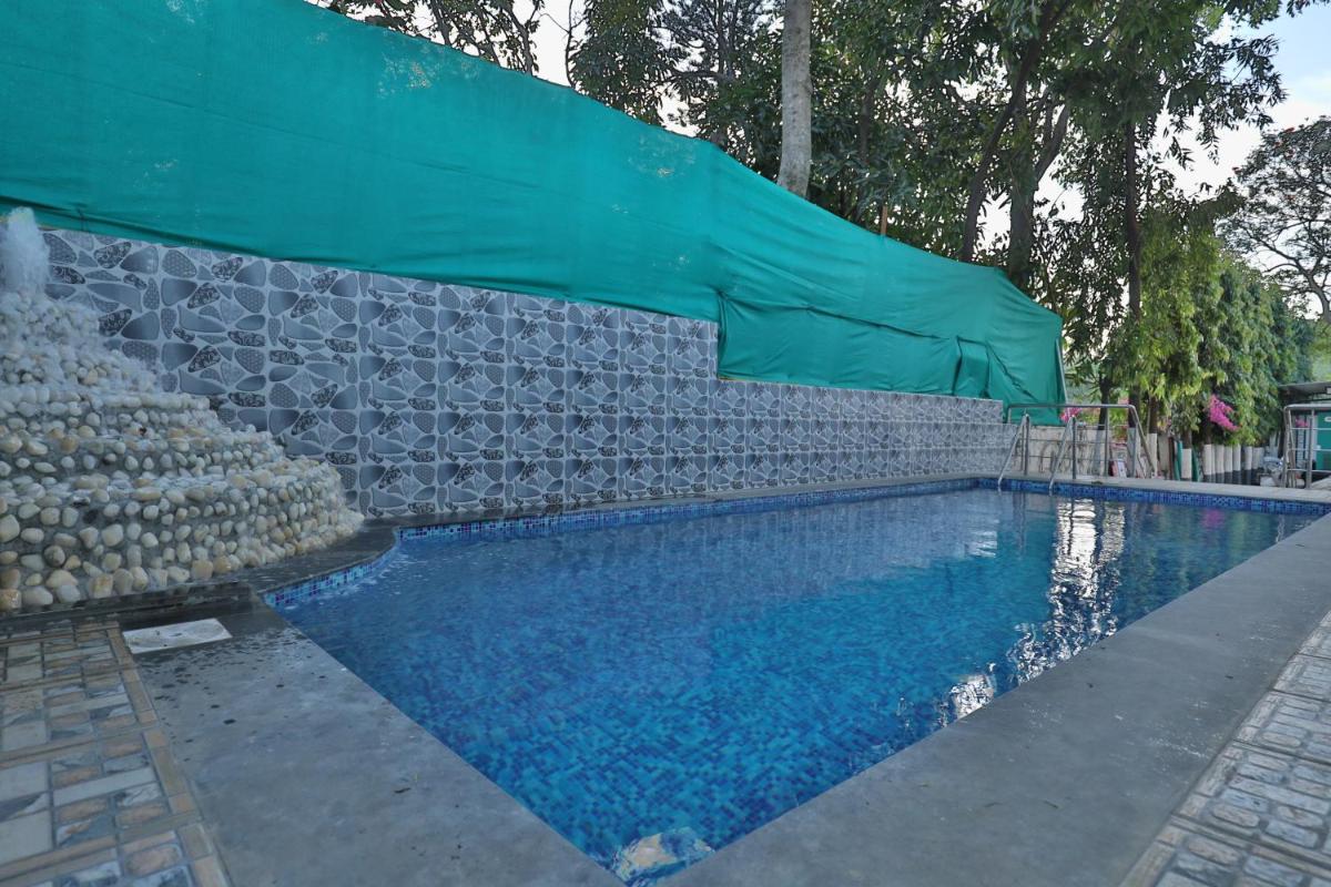 Strand Resort - Housity