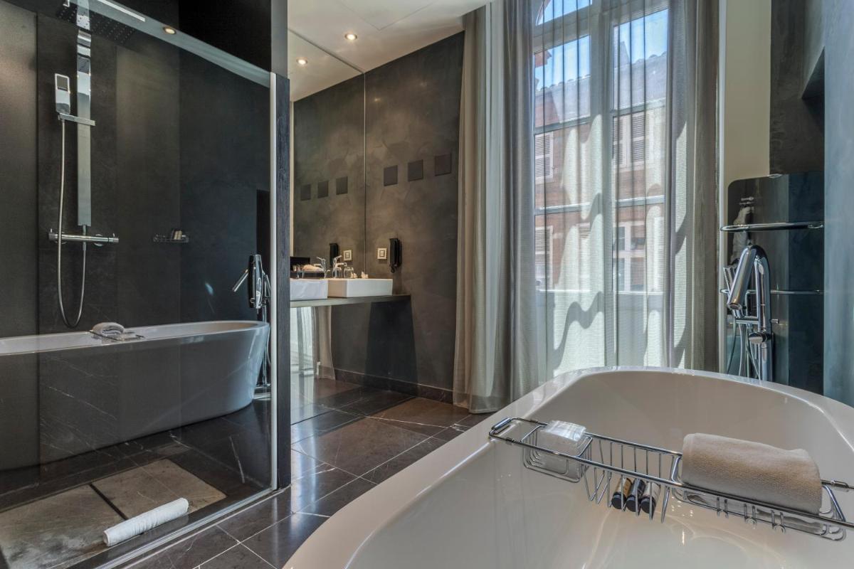 Salle de bains dans l'établissement La Cour des Consuls Hotel & Spa Toulouse - MGallery Collection