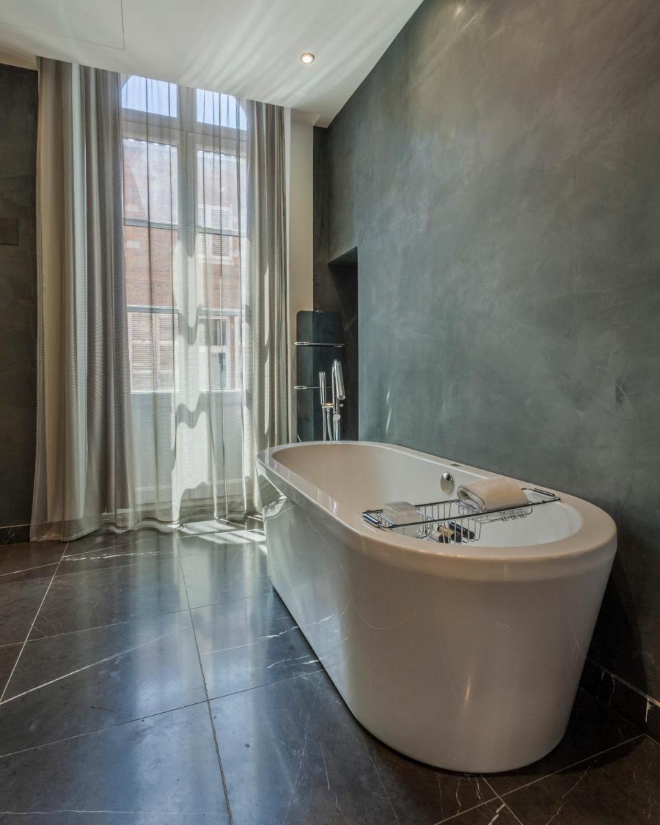 Salle de bains dans l'établissement La Cour des Consuls Hotel & Spa Toulouse - MGallery Collection