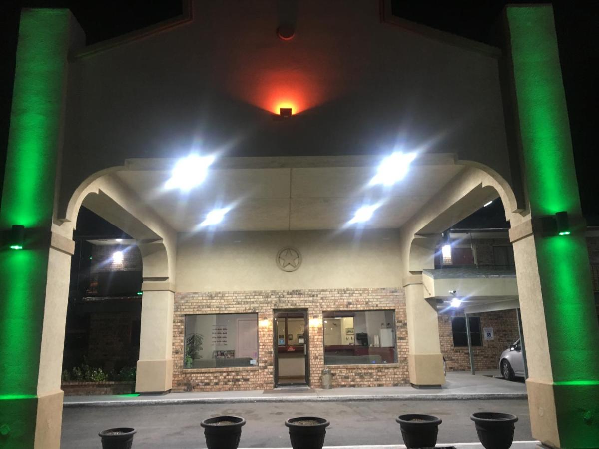 Executive Inn Odessa - Housity