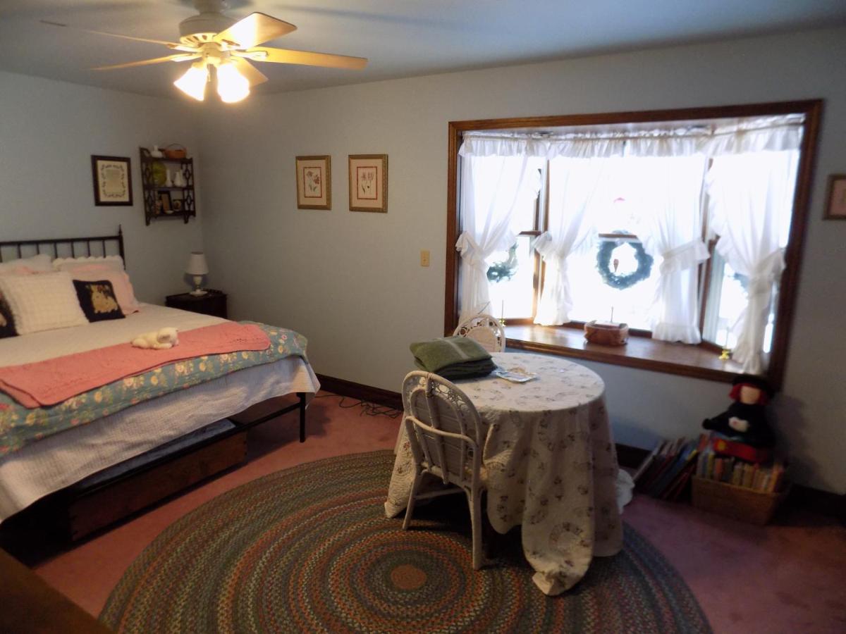 StoneWall House - Housity