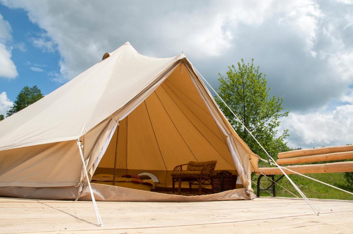 Hotelul de Bumbac-Crapul Furios - Housity