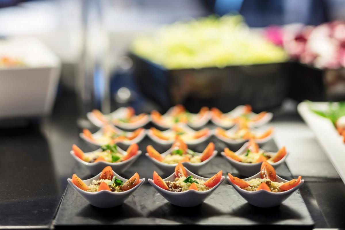 Comida en o cerca de este hotel