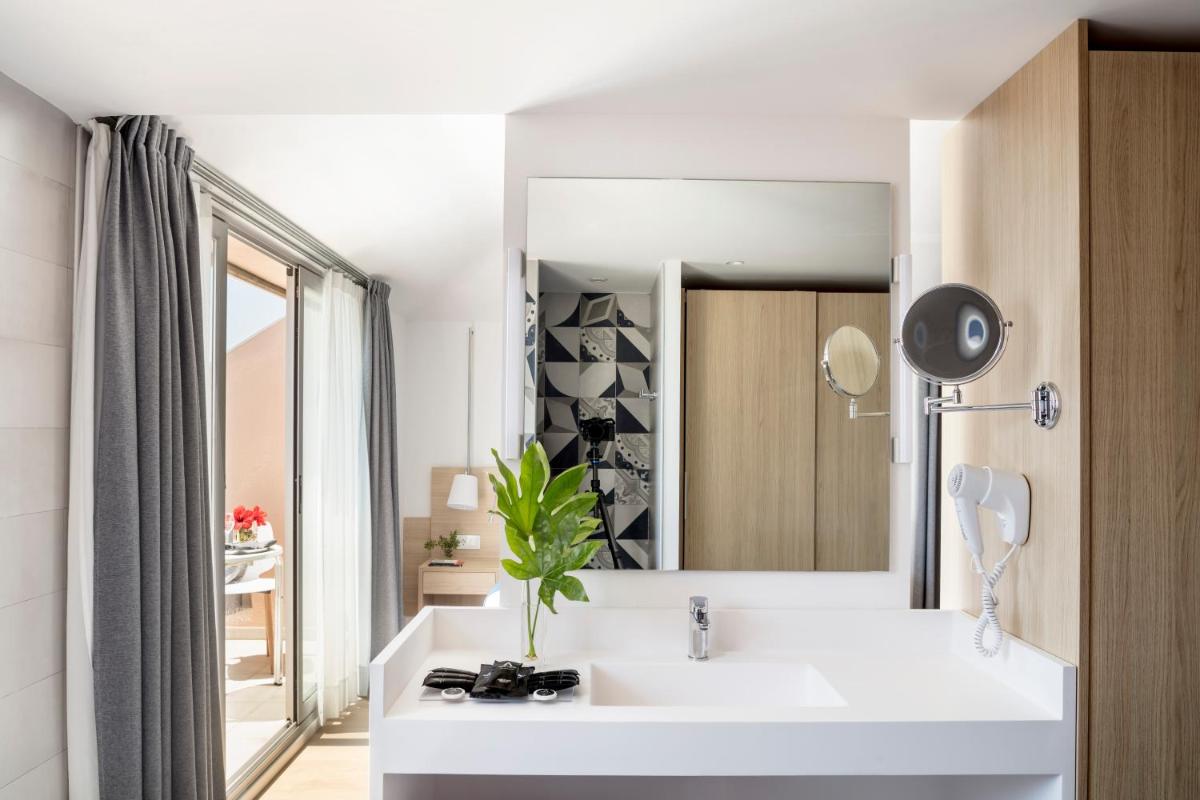 Imagen de la galería de AQUA Hotel Onabrava & Spa 4*Sup, en Santa Susanna