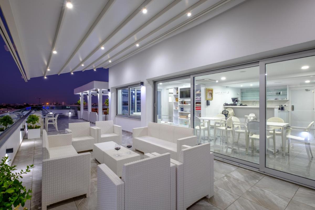 Art & Wine Studios and Apts - Housity