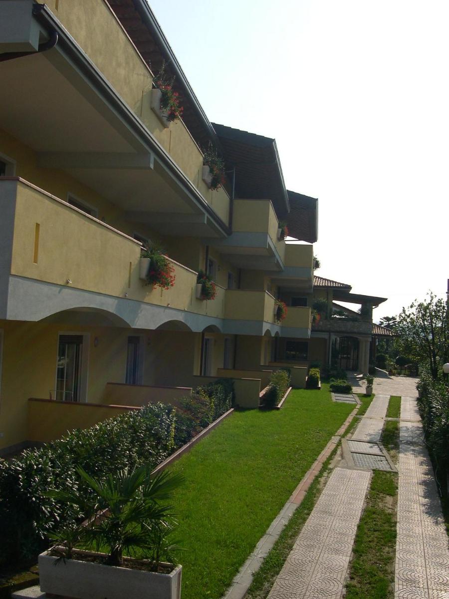 Residence Miralago Rooms & Apartments - Housity
