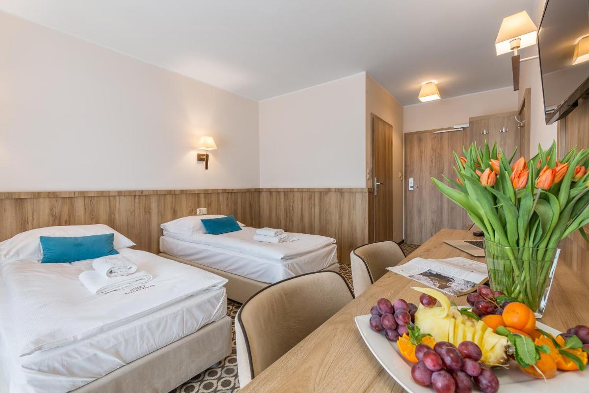 Borowy Dwór- Biznes, Spa & Fun - Housity