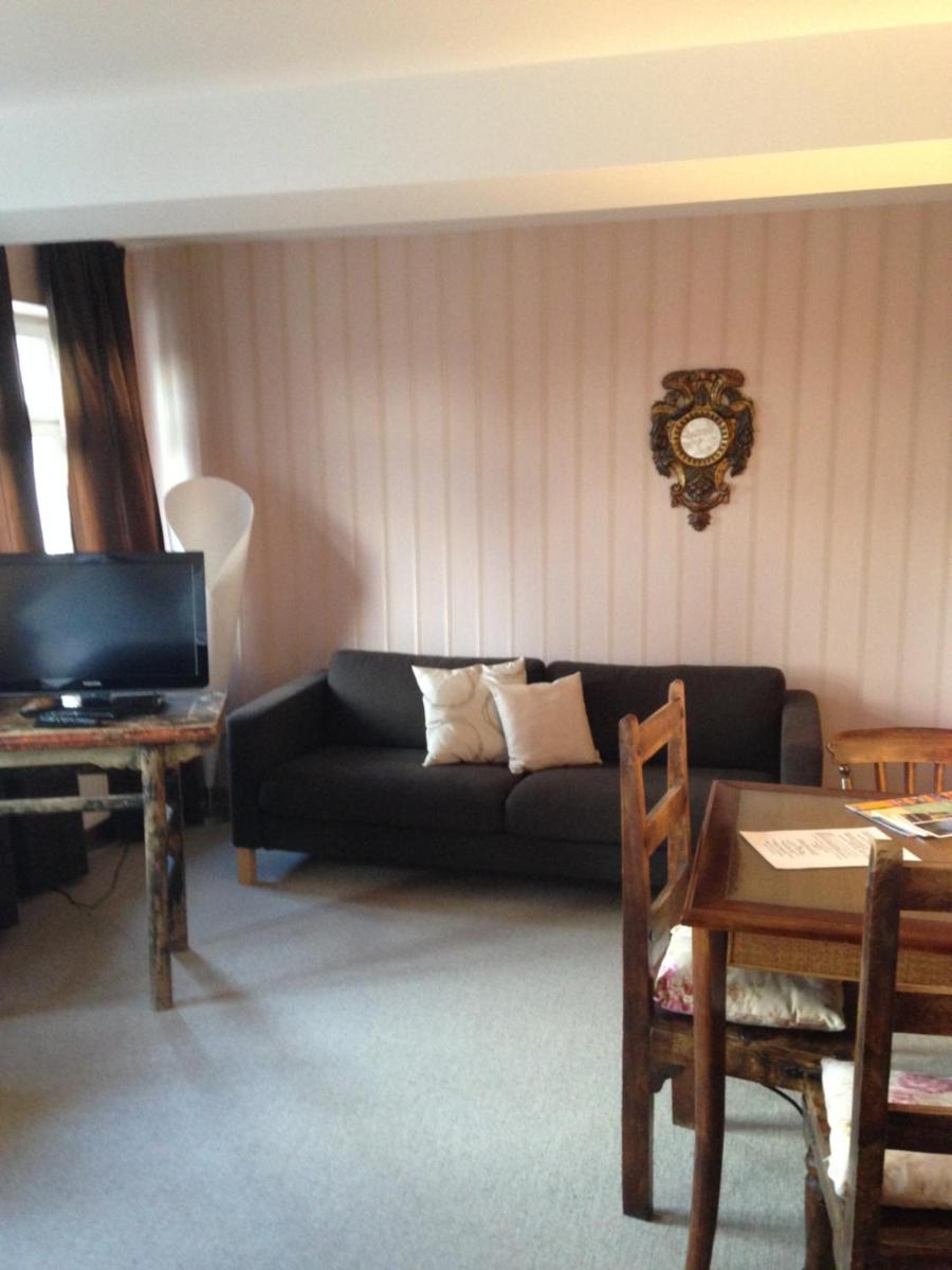 Zur Ewigen Lampe Romantisches Landhotel & Restaurant - Housity