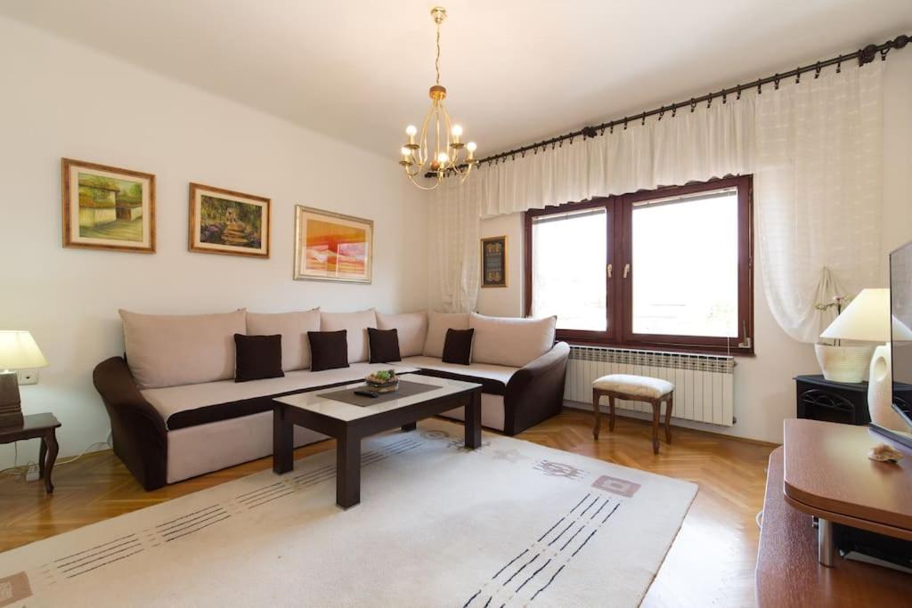 Old Town House in Sarajevo - Housity