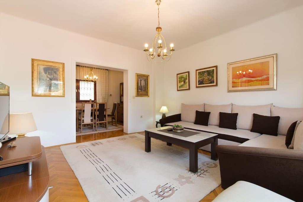 Old Town House in Sarajevo - Housity