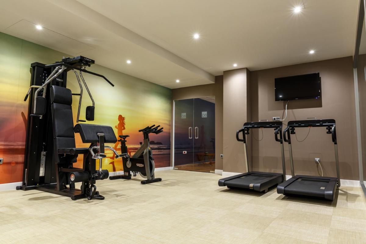 Gimnasio o instalaciones de fitness de BQ Andalucia Beach Hotel
