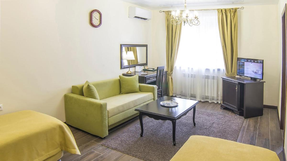 Russkaya Okhota Hotel - Housity