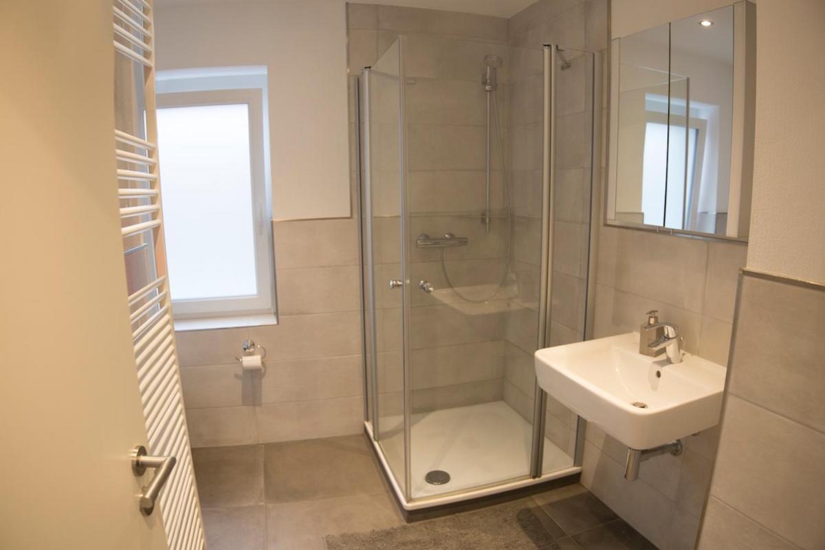Ferienwohnung und Zimmer Römerberg-Speyer - Housity