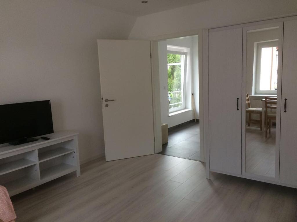 Ferienwohnung und Zimmer Römerberg-Speyer - Housity