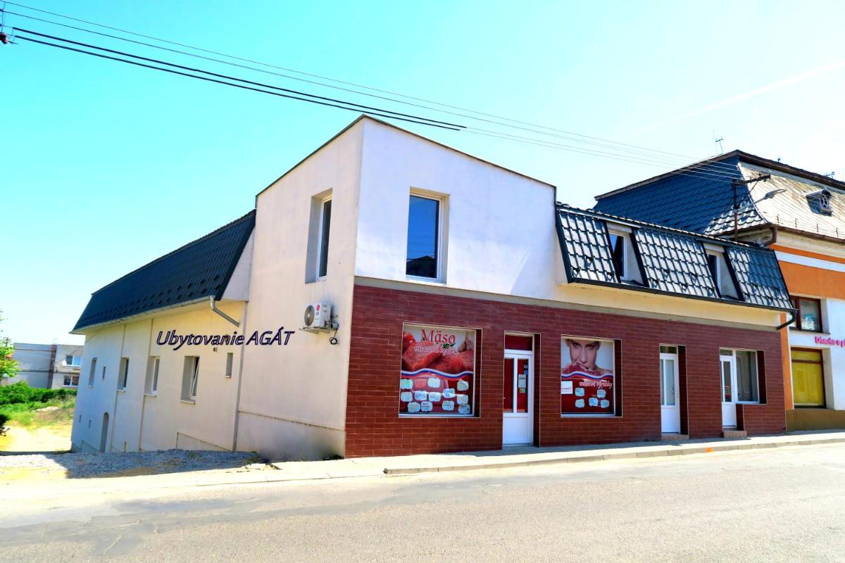 Agát - Housity