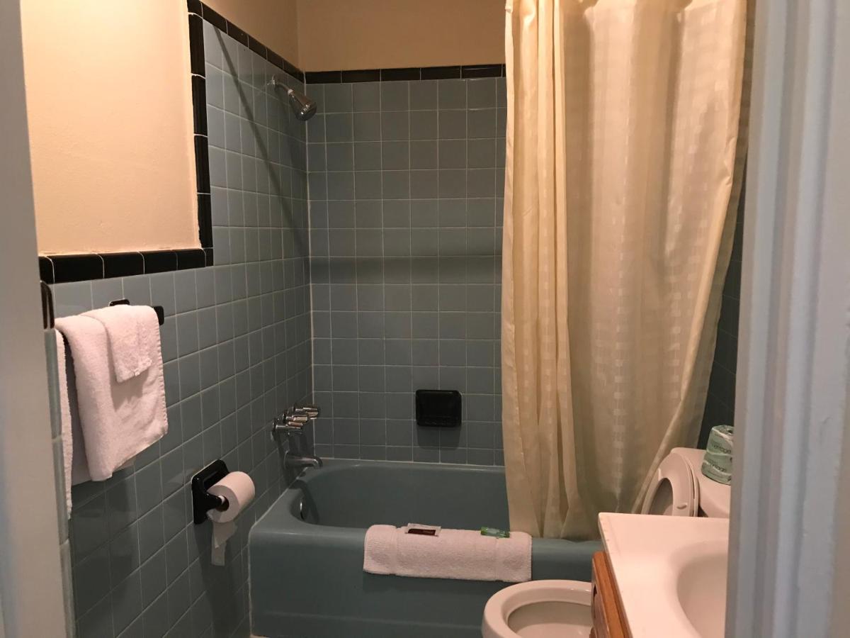 Bayfront Inn Biloxi - Housity