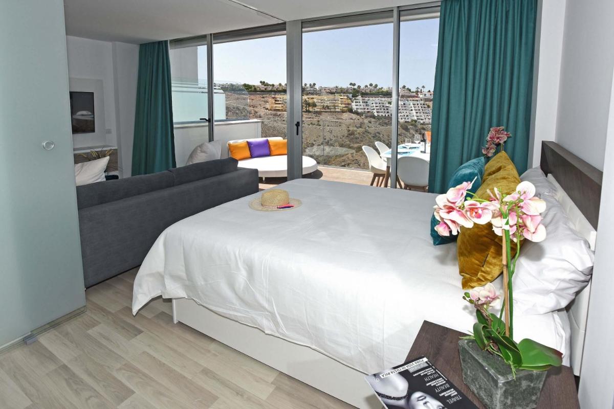 Beyond Amadores C&H Suite - Housity