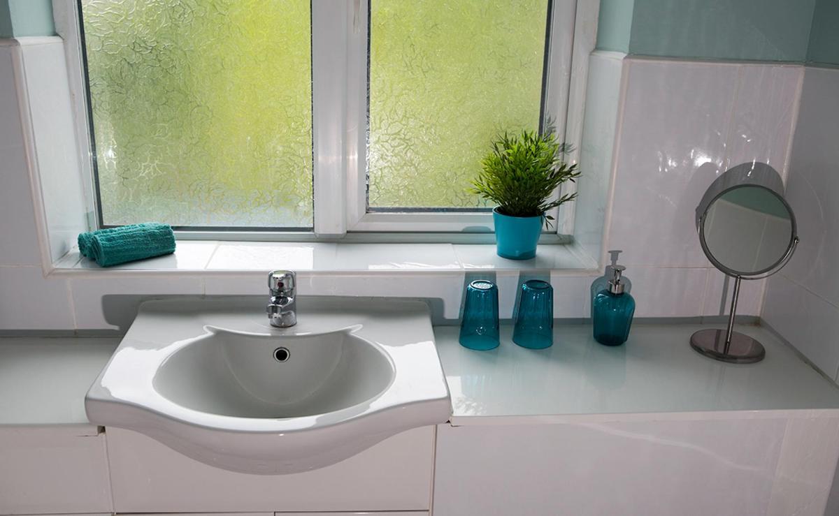 Golden Square Place - Housity