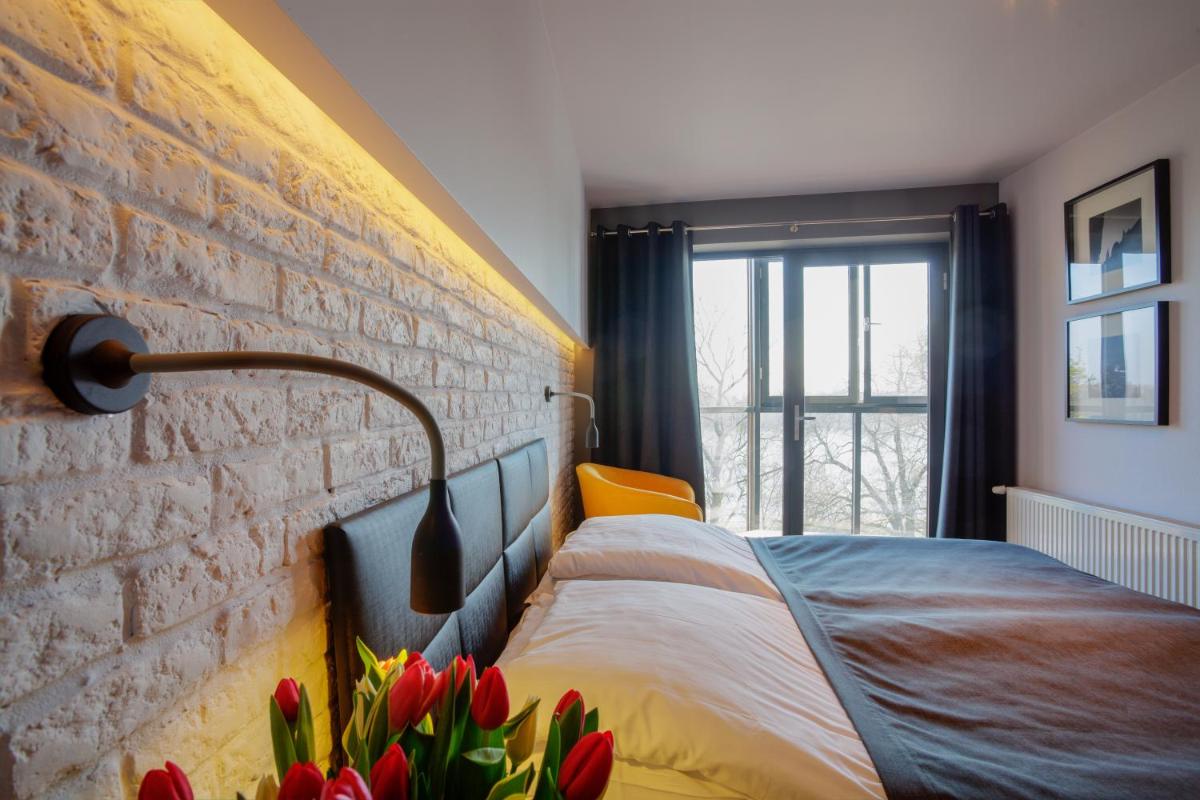 Hotel Czarna Róża - Housity