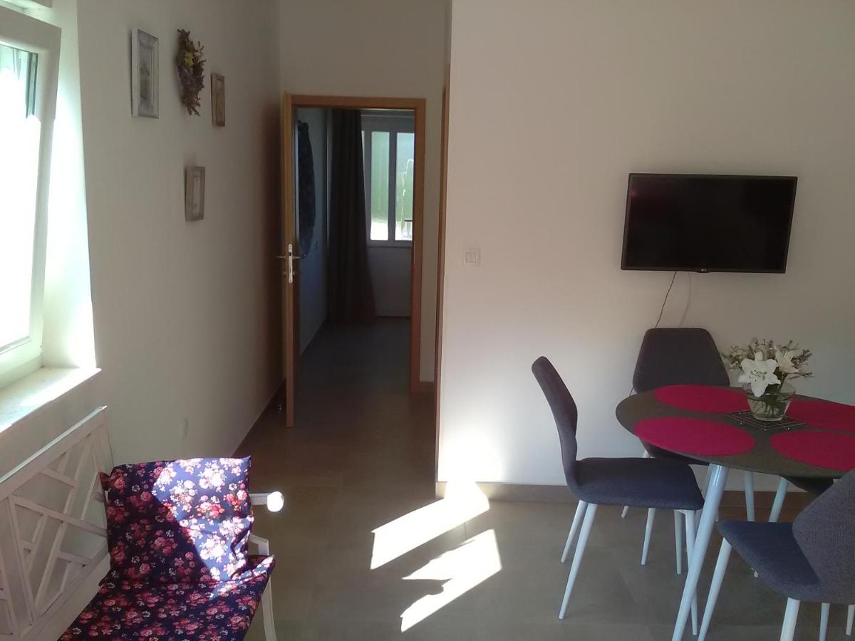 Podvršina1A Rosa - Hizvo
