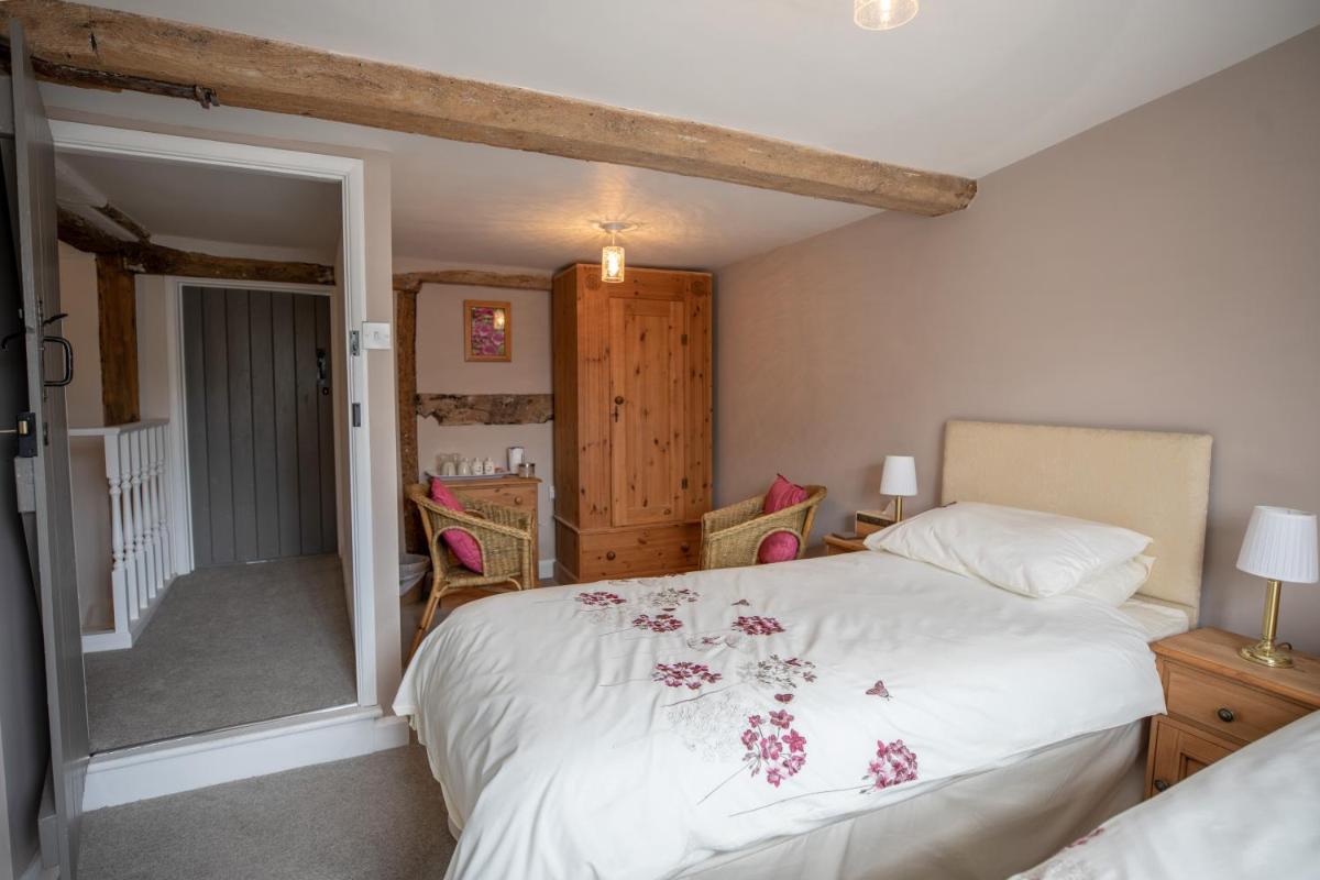 Old Beams Bed & Breakfast - Housity