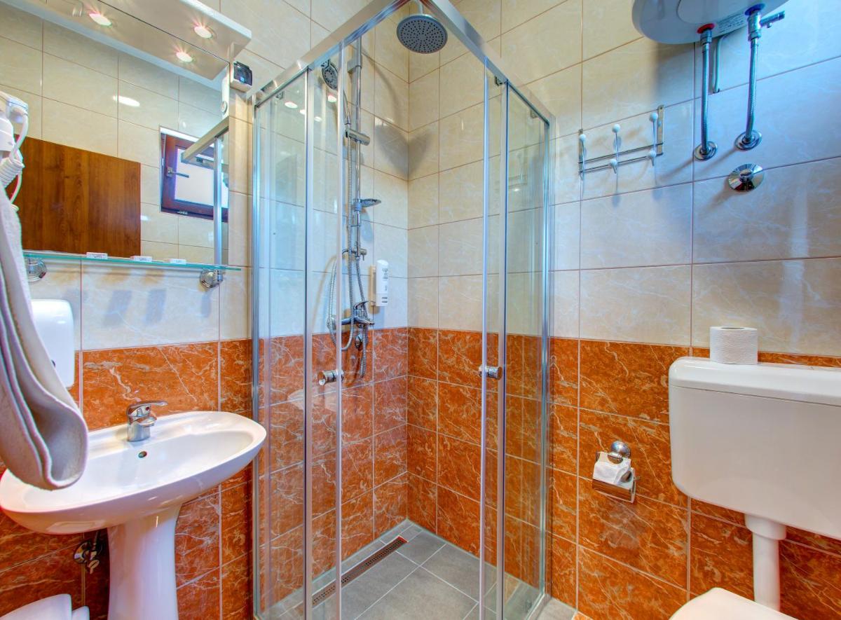 Pansion Villa Nur - Housity