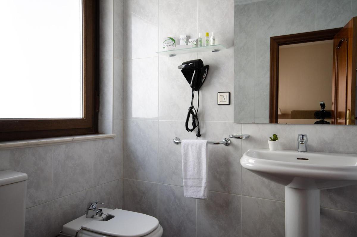 Hotel Puerta Ciudad Rodrigo - Housity