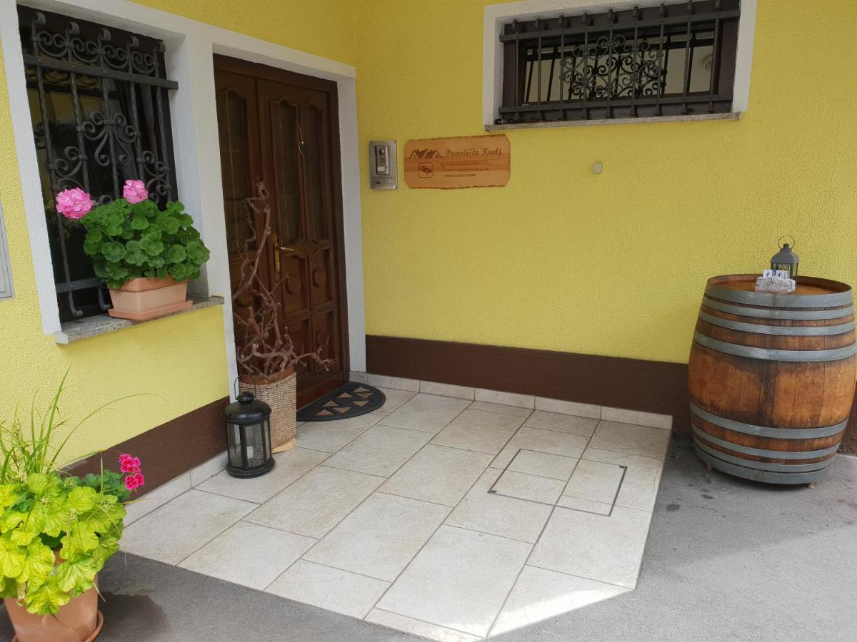 Prenočišča Kralj - Housity