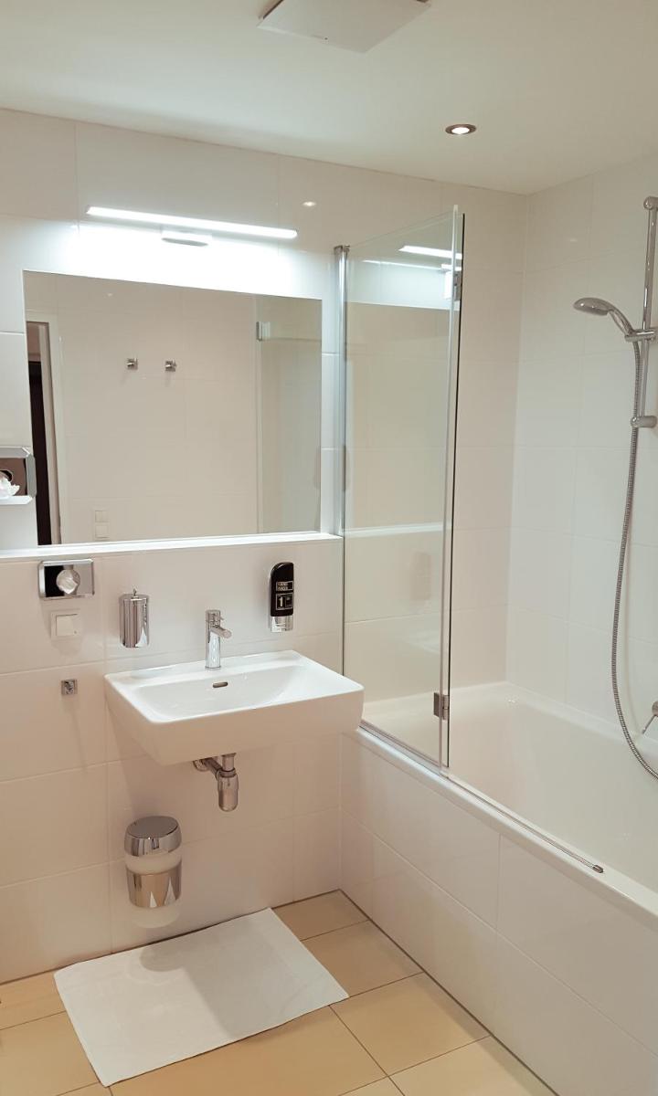 Suitetrails - 4 Beds and More Vienna Apartments - Contactless check-in