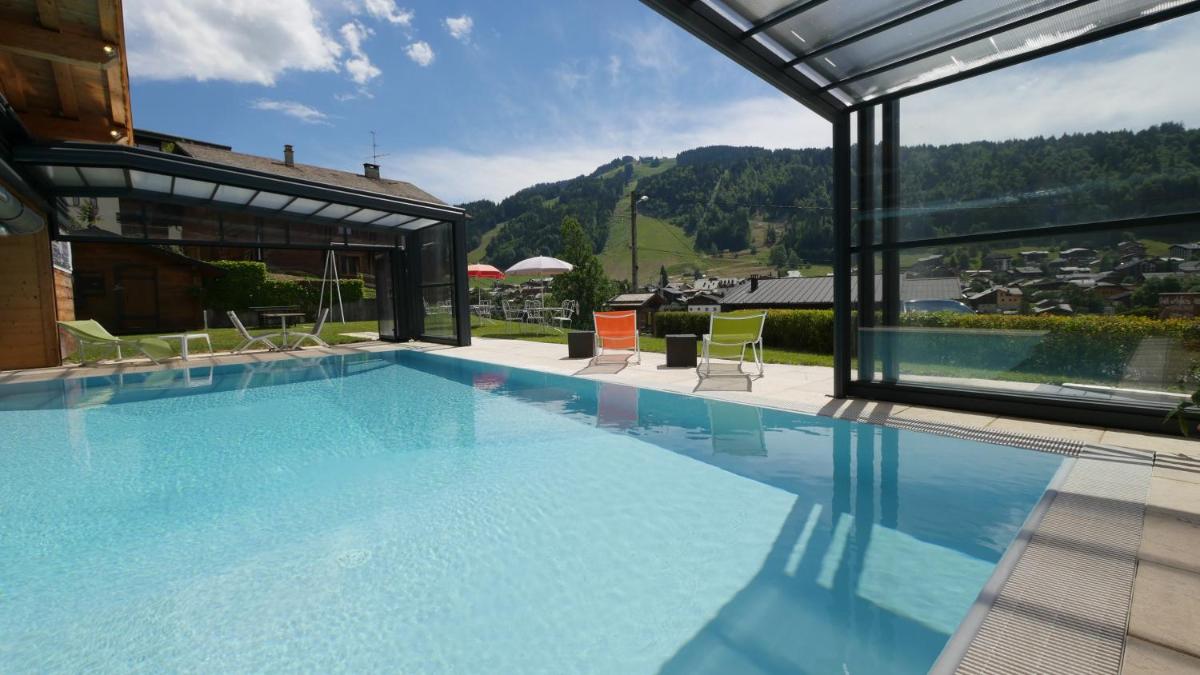 Vue générale sur la montagne ou vue sur la montagne depuis l'hôtel