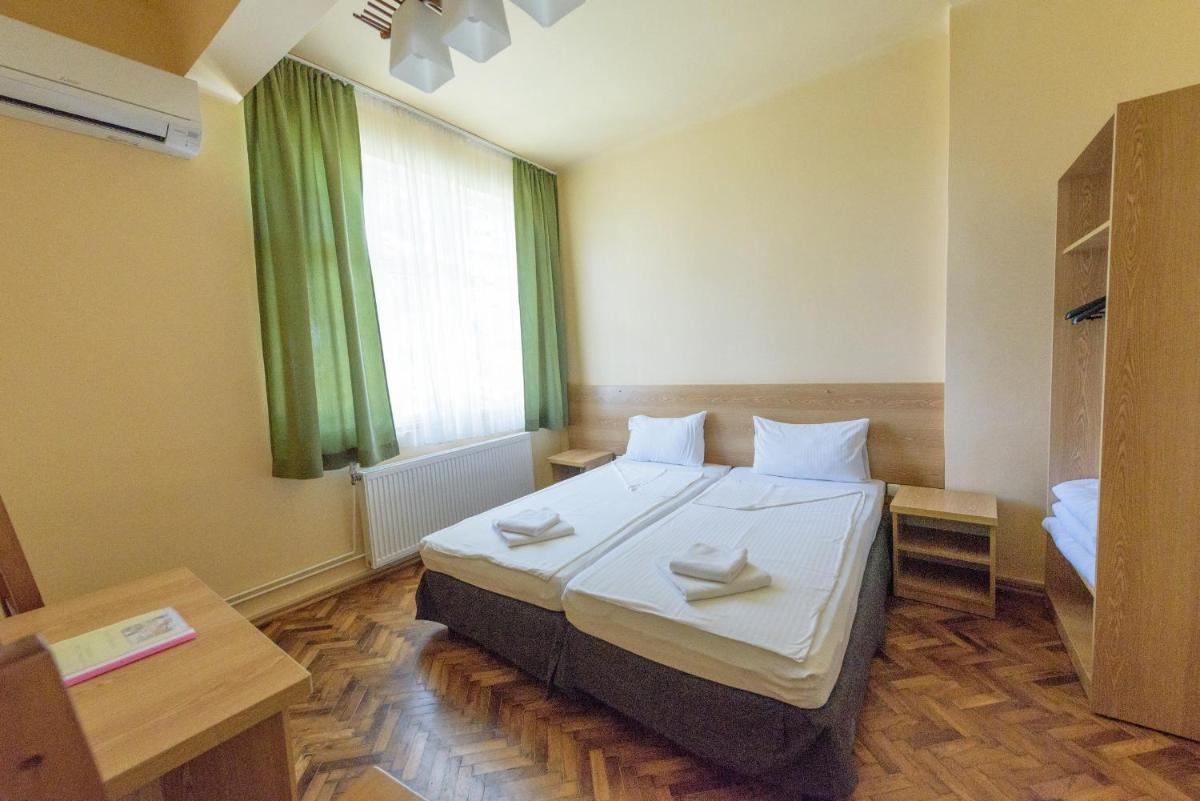 Pensiunea Tranzit - Housity