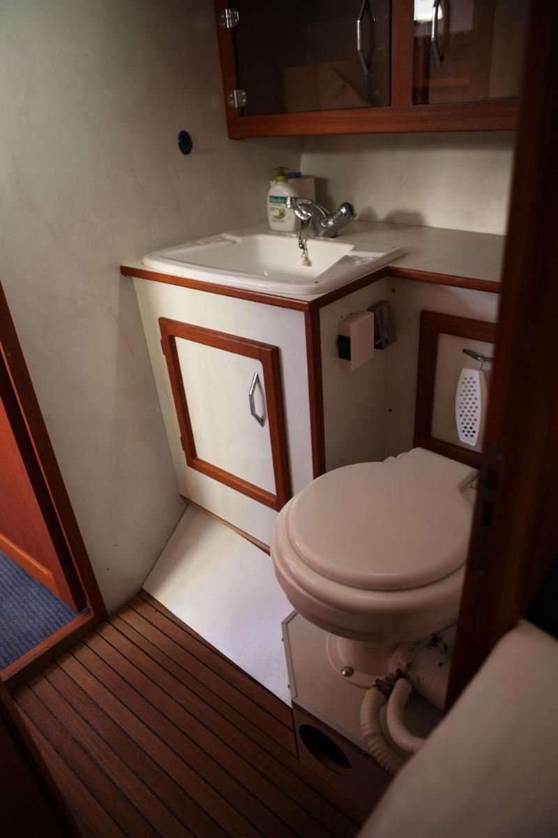 Eclipse of the sun - Housity