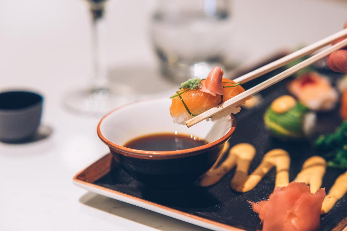 Comida en o cerca de este hotel