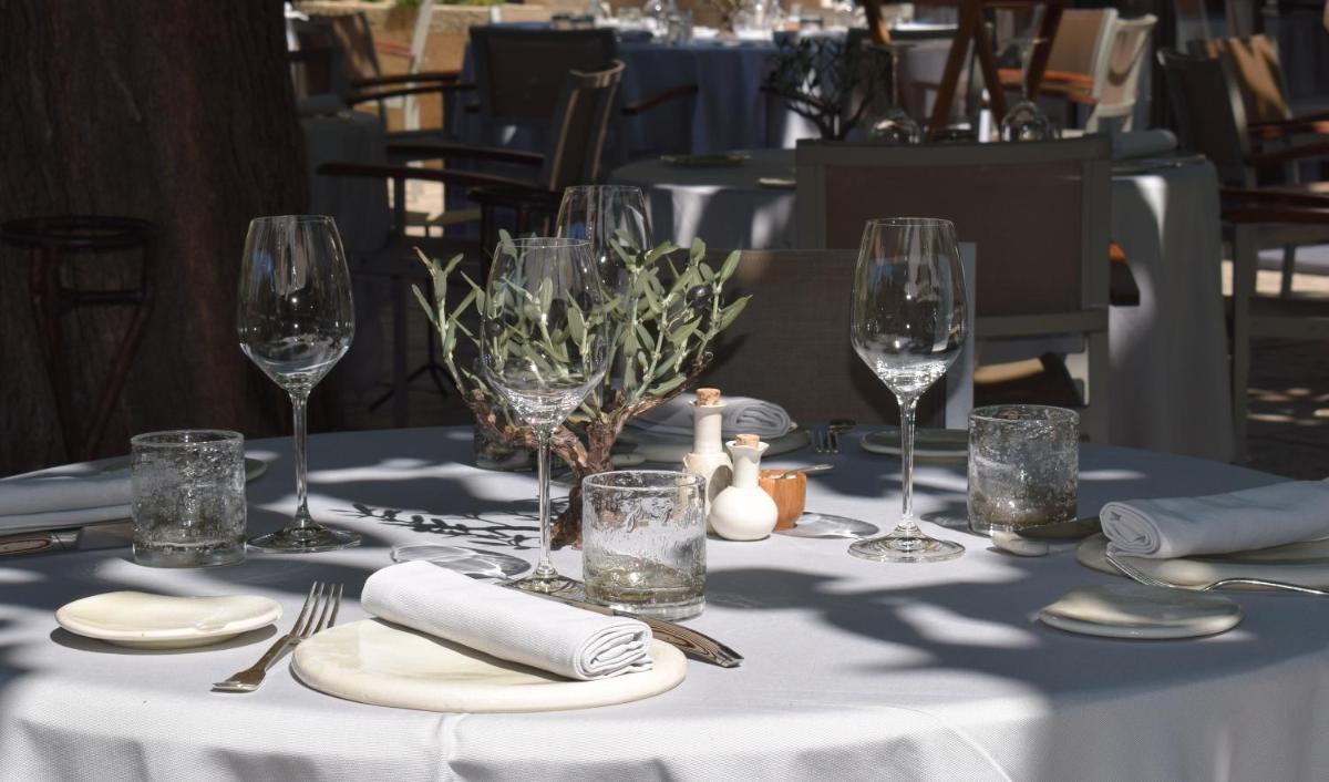 Boissons dans l'établissement Baumanière - Les Baux de Provence